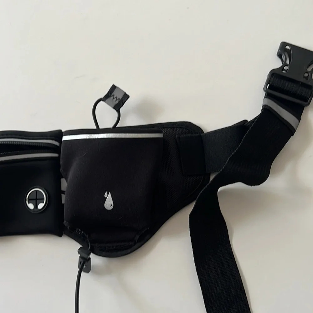 PYFK Running Belt. Water containers not included. - Picture 4 of 8